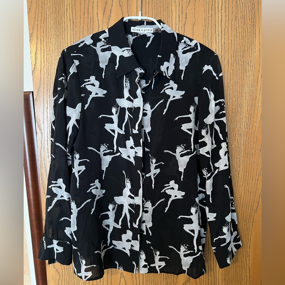Alice & Olivia Long sleeve silk blouse with ballerina pattern